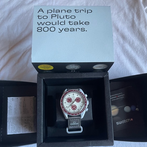 Omega x Swatch Bioceramic Moonswatch Collection - Picture 4 of 4